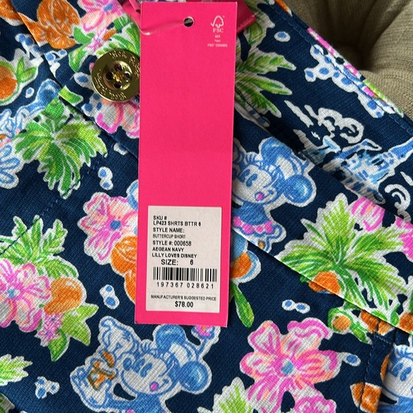 LILLY PULITZER X DISNEY SCALLOP SHORTS - Picture 2 of 4